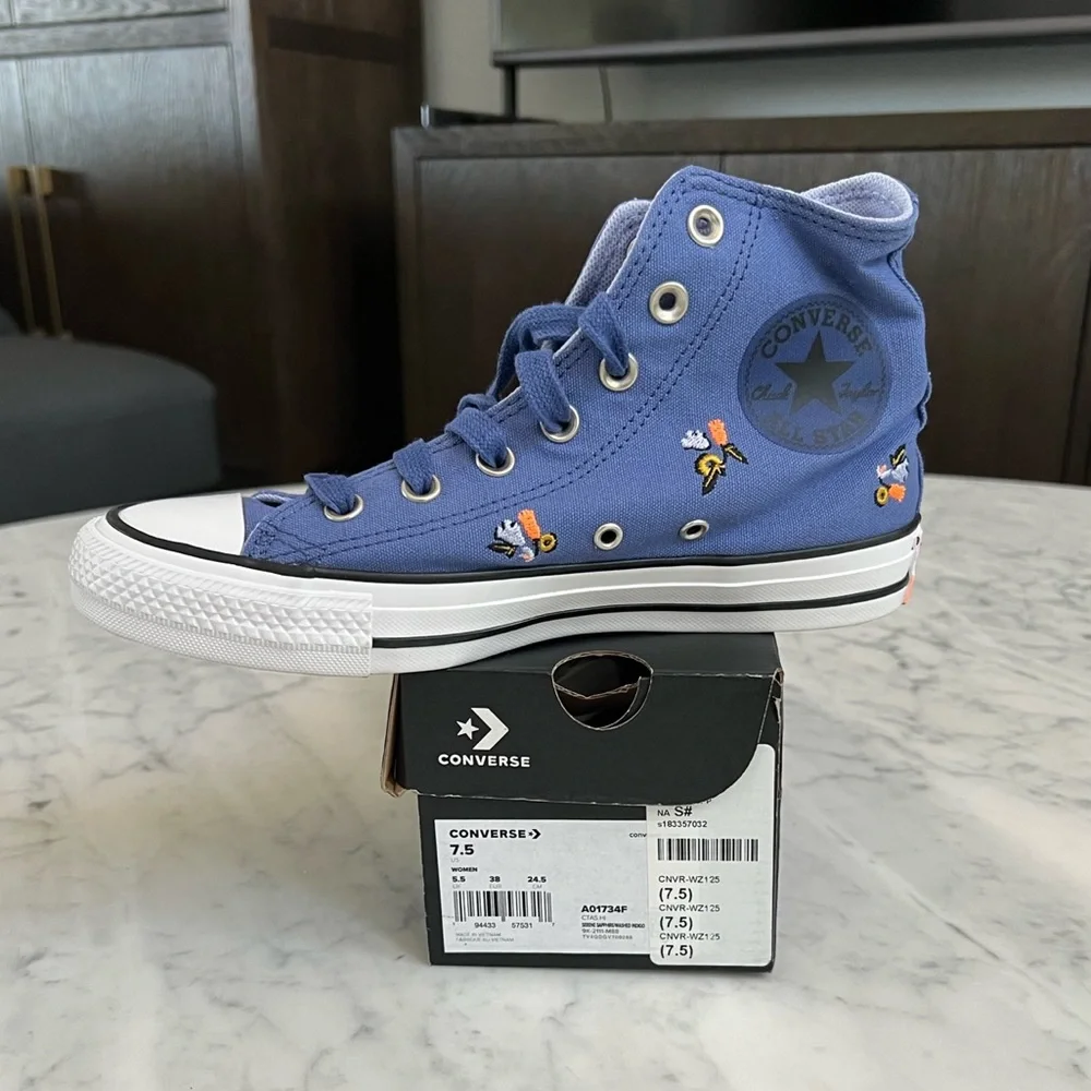 NWT Converse Chuck Taylor High Top w/ Flowers - Picture 4 of 5